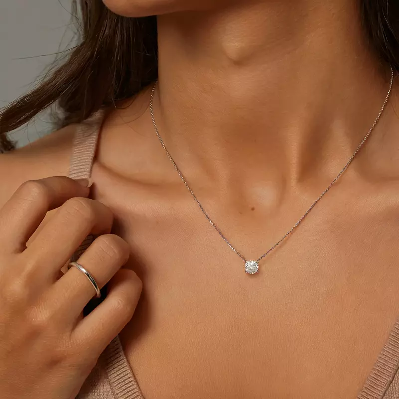 18K White Gold Zariah Solitaire Pendant