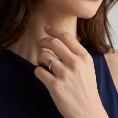 Leah Four-Prong Solitaire Engagement Ring (2.2mm)
