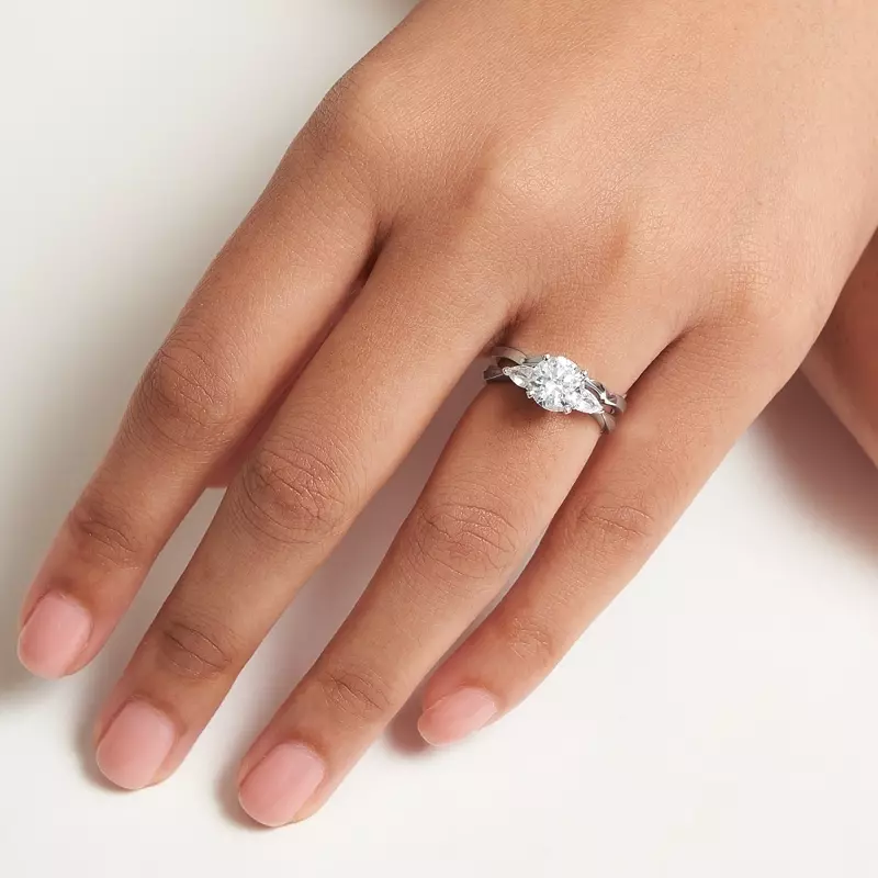 14K White Gold Oksana Band