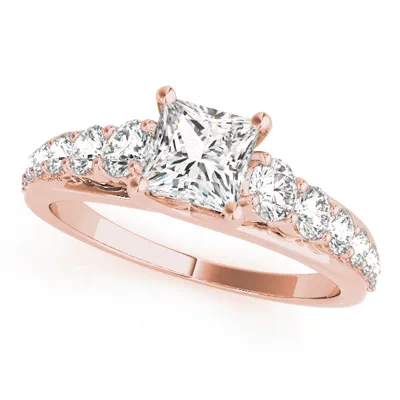 Aida Graduating Diamond Engagement Ring