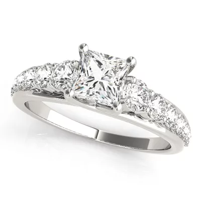 Aida Graduating Diamond Engagement Ring