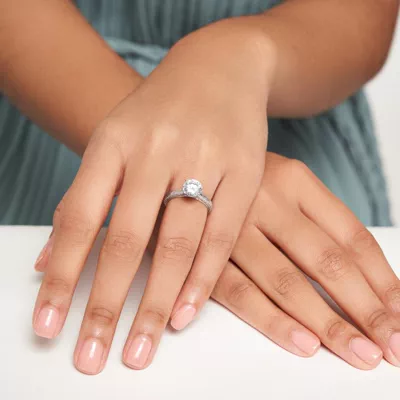 Mila Vintage-Inspired Solitaire Engagement Ring