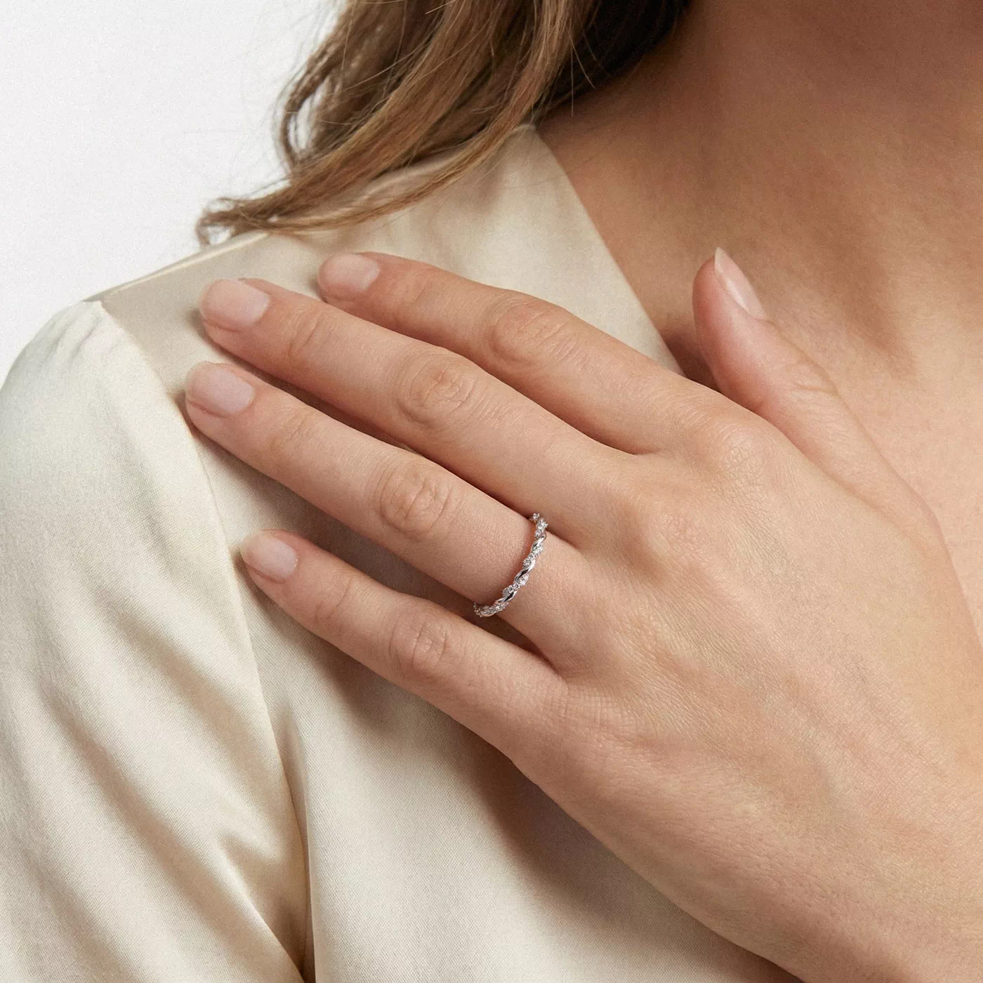 Freya Lab Diamond Twist Wedding Band
