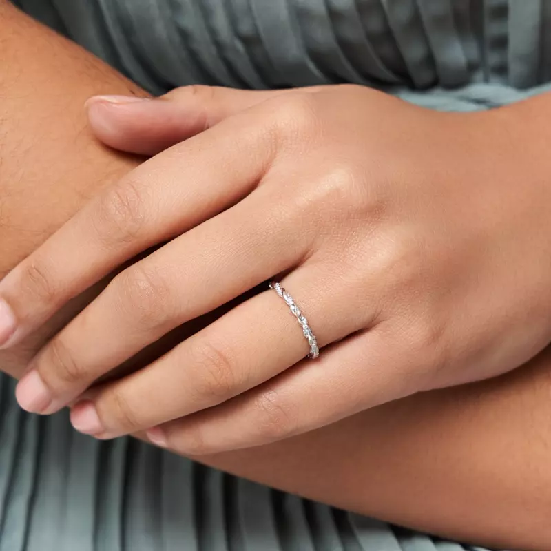 14K White Gold Freya Diamond Twist Wedding Band