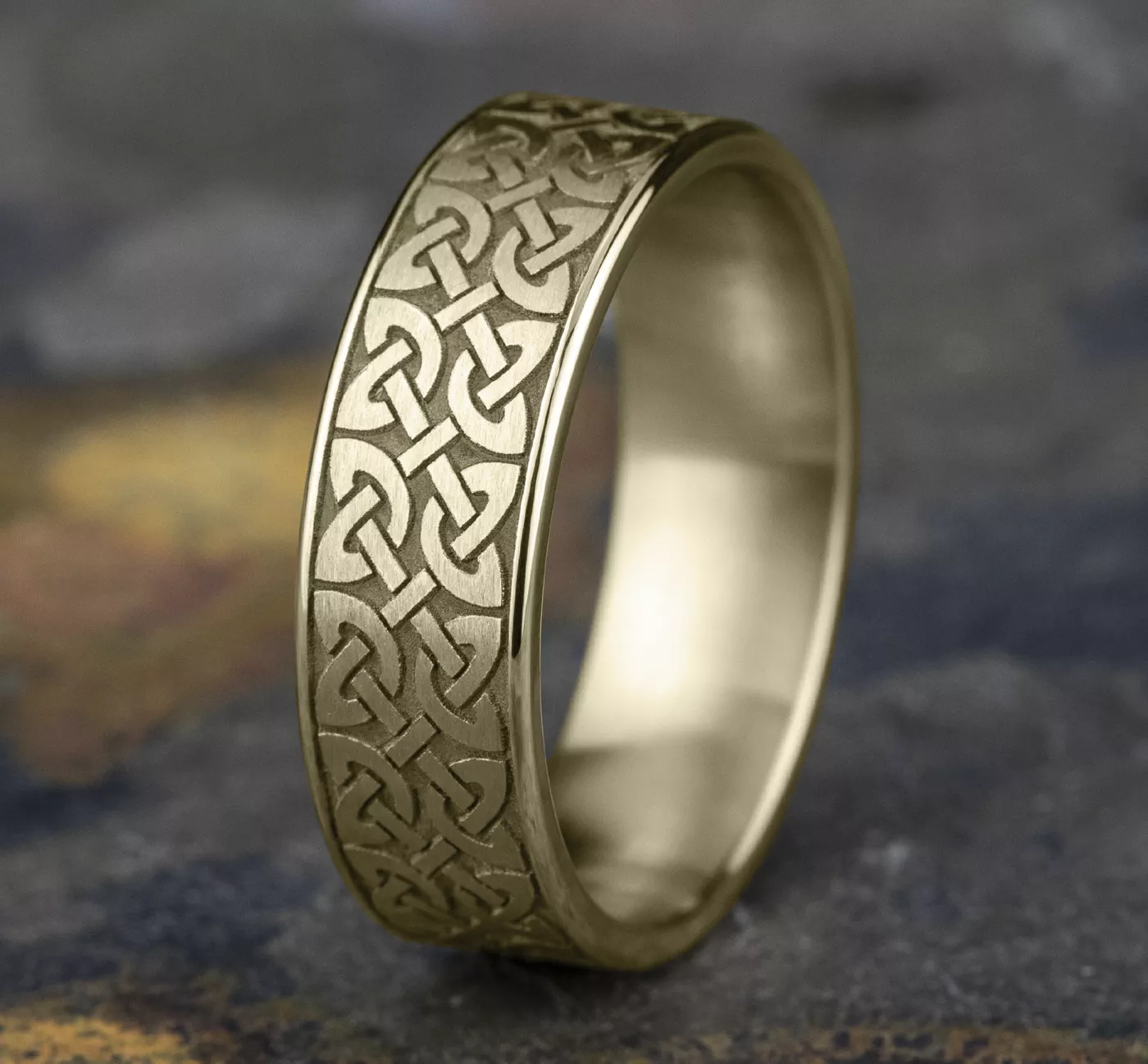 Celtic Knotwork Flat Comfort-Fit Band (7mm)