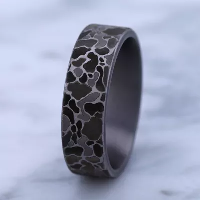 Stealth Camo Comfort-Fit Tantalum Band (7mm)