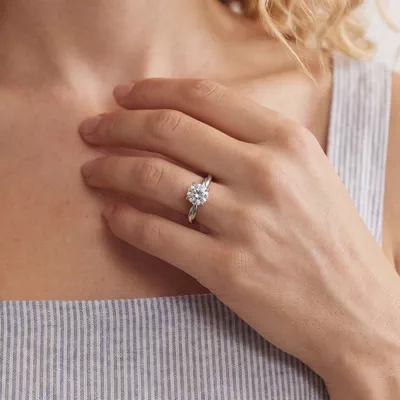 Riona Twist Engagement Ring