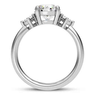 Princesa Three-Stone Engagement Ring