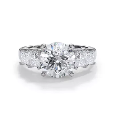 Bellora Graduated Princess-Cut Engagement Ring