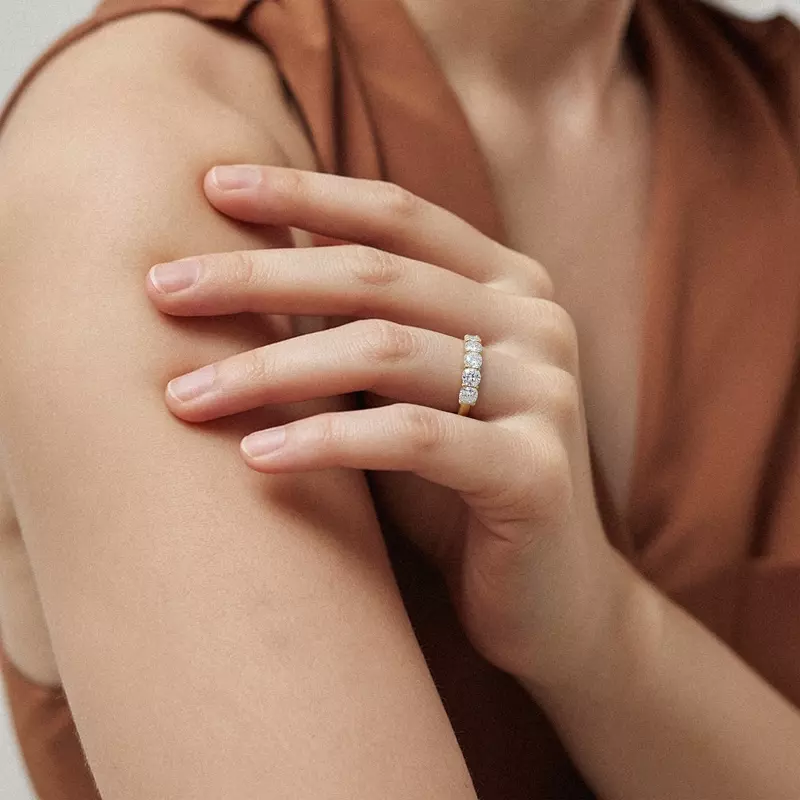 18K Rose Gold Cushion Cut Diamond 5 Stone Ring (2.50 ct. tw.)