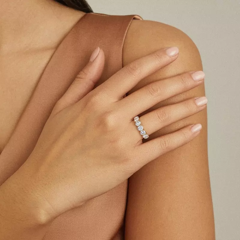 18K Rose Gold Classic Seven-Stone Round Diamond Band (2.80ct. tw.)