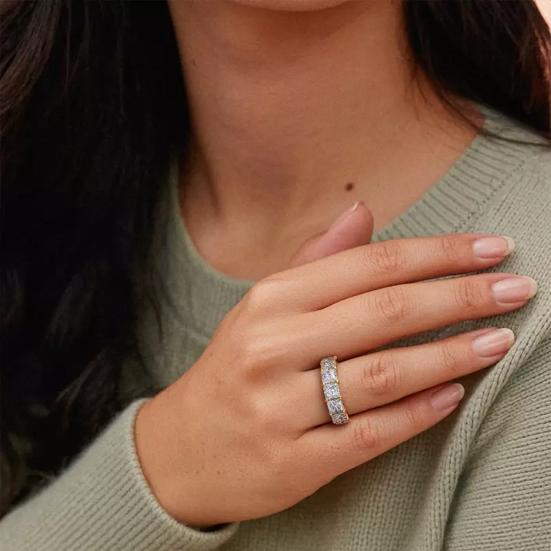 18K White Gold Princess Cut Diamond 7 Stone Ring (5.00 ct. tw.)