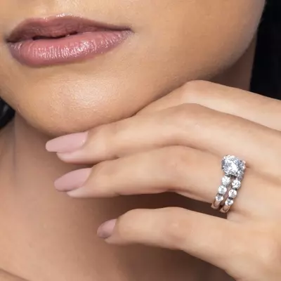 Uma Graduated Diamond Engagement Ring