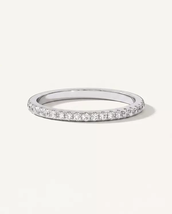 Women’s Wedding Ring Marian Classic Lab Pavé Band