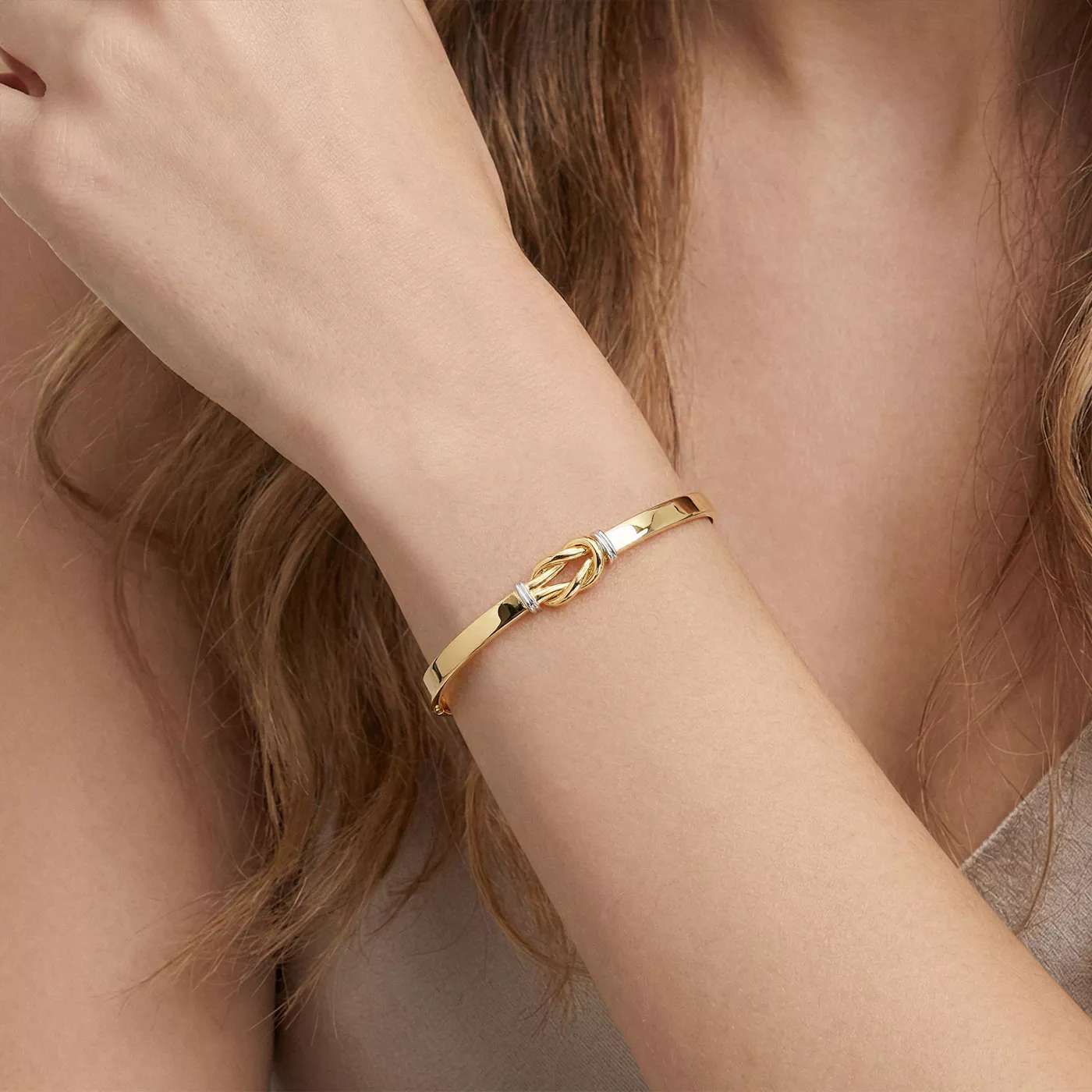 The Circle That Stays 14K Yellow Gold Engagement Ring