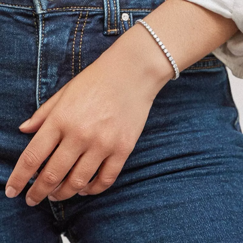 14K Yellow Gold Four-Prong Diamond Tennis Bracelet (5 ct. tw.)