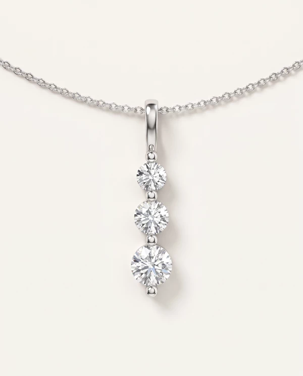 Setting Three-Stone Lab Diamond Graduating (1 ct. tw.)