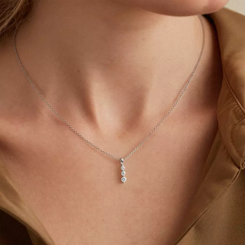 14K White Gold Three-Stone Lab Diamond Graduating Necklace (1 ct. tw.)