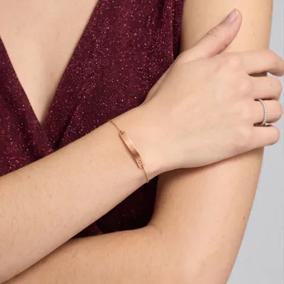 Engravable Bezel Lab Diamond Bar Bracelet