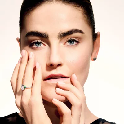 Colvivre Green Ceramic Winged Halo Engagement Ring by Christian Siriano