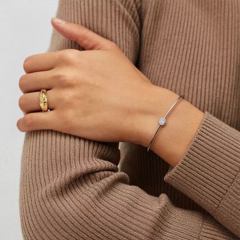 18K Yellow Gold Lustra Wide Diamond Band