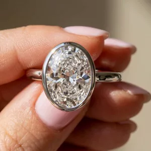 Video of Stellora Bezel Engagement Ring