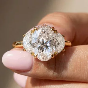 Video of Eclipse Half-Moon Lab Engagement Ring
