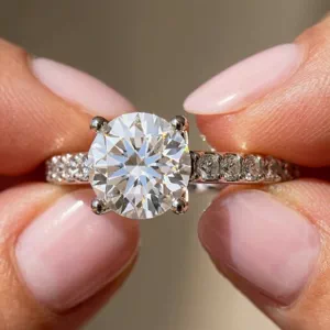 Video of Rita Graduated Pavé Engagement Ring With Hidden Halo