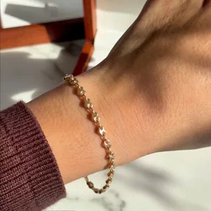 Video of Heart Link Gold Bracelet
